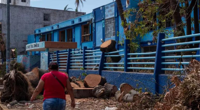Destrozó huracán “Otis” 336 escuelas; afecta a 125 mil estudiantes