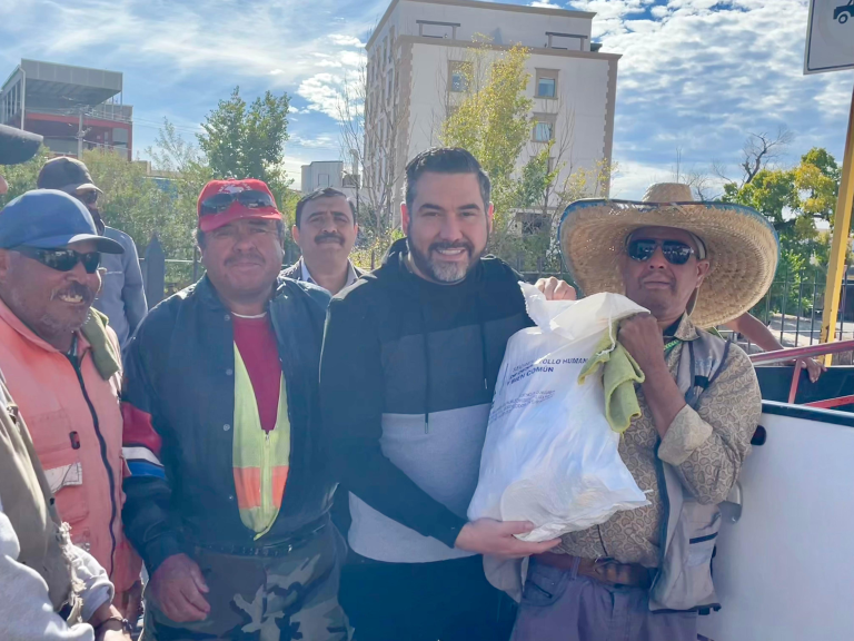 Diputado Edgar Piñón apoya con paquetes alimenticios a trabajadores del “viene viene”