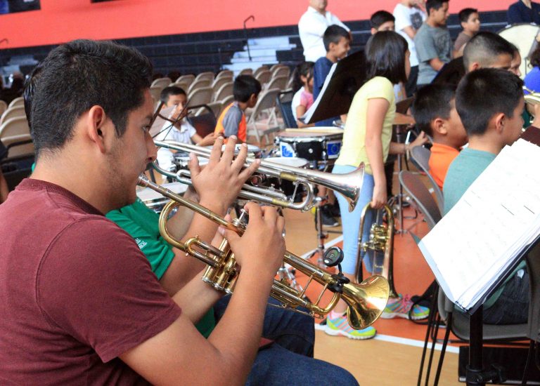 Invitan a clases de música gratuitas para niños y adolescentes en los Centros Comunitarios