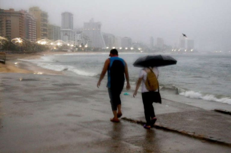 El huracán ‘Enrique’ se intensificará en las próximas horas en el Pacífico