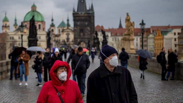 Europa vuelve a ser epicentro de la pandemia; analizan qué medidas tomar