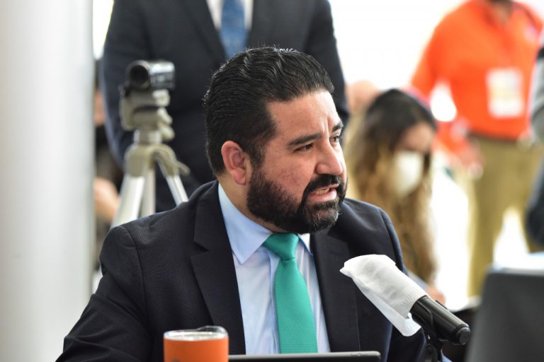 Va Francisco Sánchez por eliminación del IVA en pruebas COVID